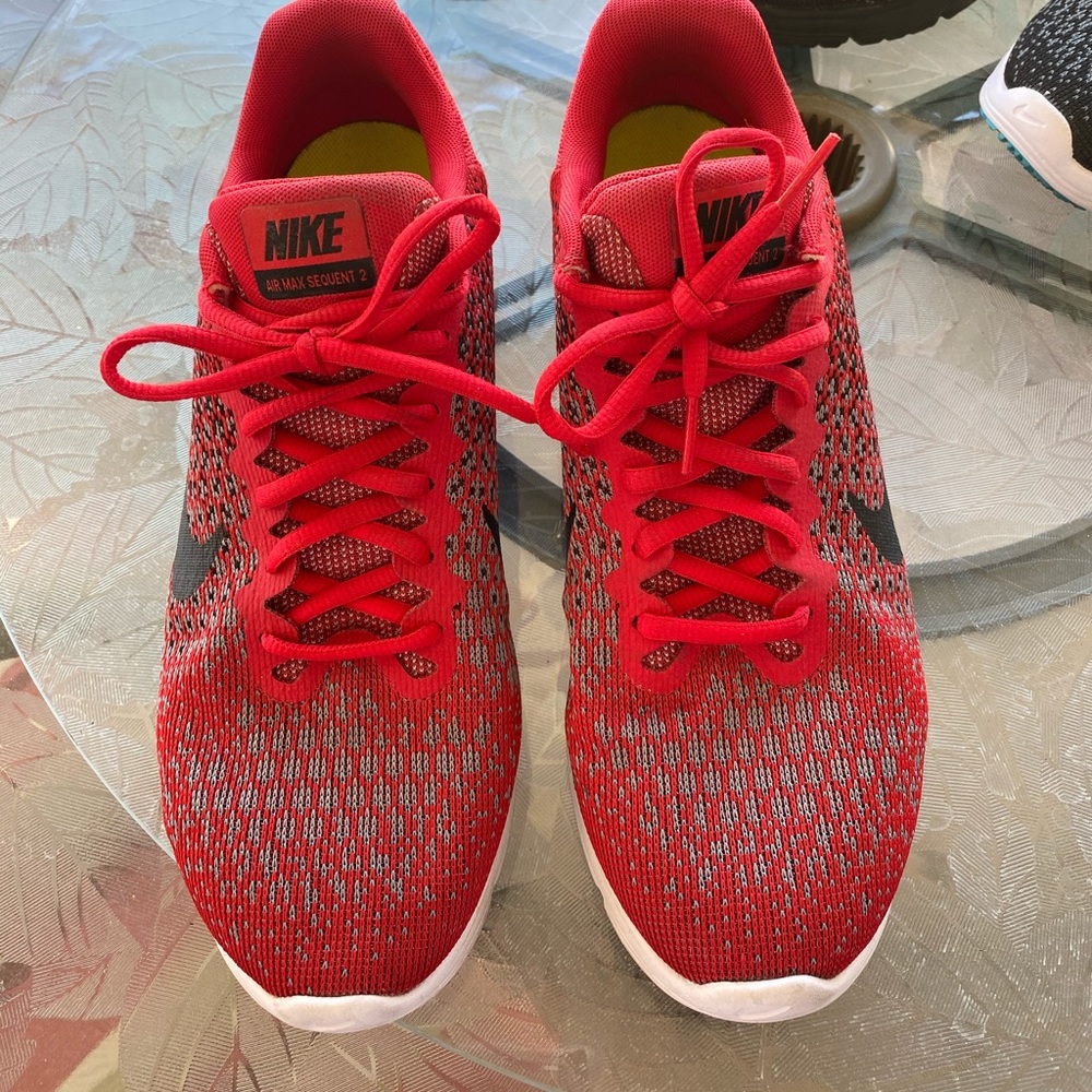 Nike AirMax Sequent 2 - mens 9.5